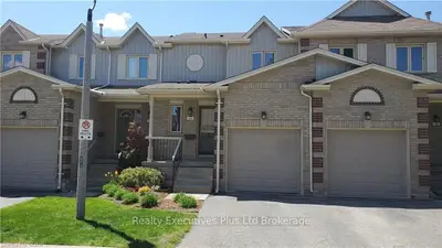 302 COLLEGE Avenue W 164, Guelph, ON N1G 4T6