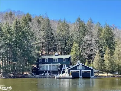1062 MCLEOD Road, Muskoka Lakes, ON P0B 1J0