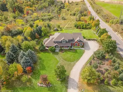 9 Taylor Court, North Dumfries, On N1r 5s5