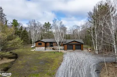 3460 BRUNEL Road, Lake of Bays, ON P1H 2J3