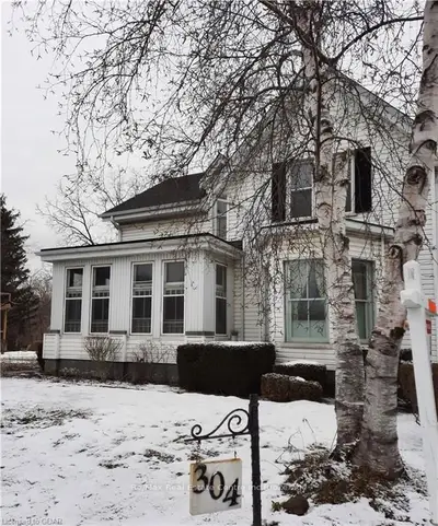 304 DUNDAS Street N, Cambridge, ON N1R 5P7