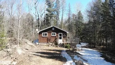 1868 GLAMOR LAKE Road, Highlands East, ON K0M 1R0