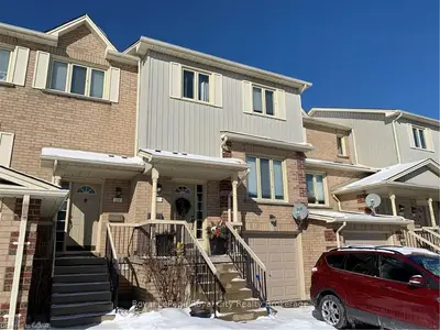302 College Avenue W 117, Guelph, ON N1G 4T6