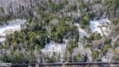 286 Clearwater Lake Road, Huntsville, ON P0B 1L0