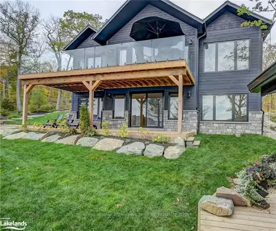 2867 MUSKOKA ROAD 118 W 9, Muskoka Lakes, ON P0B 1J0