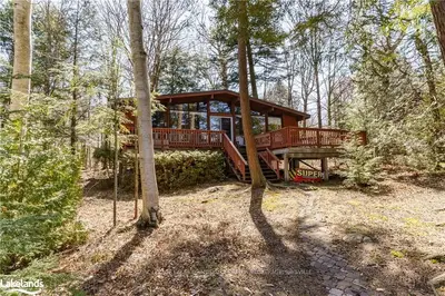 1057 MENOMINEE LAKE Road, Lake of Bays, ON P1H 2J3