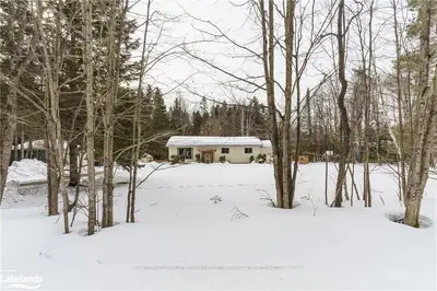 377 EAST WASEOSA LAKE Road, Huntsville, ON P1H 2J4
