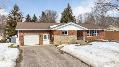 630 23RD Street W, Owen Sound, ON N4K 4G9