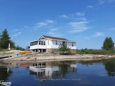 D127 ORENELLA ISLAND, Parry Sound Remote Area, ON P0G 1A0