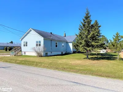 43 DELAMERE Road, French River / Rivière des Français, ON P0M 1A0