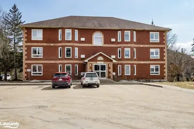 661 CEDAR Lane 202, Bracebridge, ON P1L 1N9