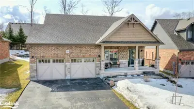 19 SELKIRK Drive, Huntsville, ON P1H 2N8