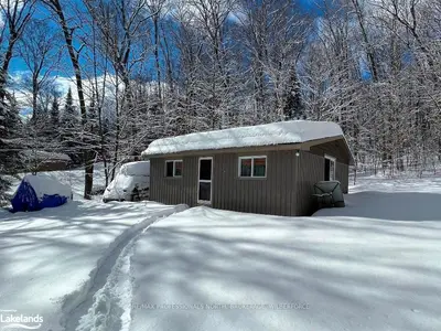 1025 GRACE RIVER Road, Highlands East, ON K0L 3C0