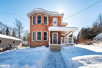 15 CORA Street W, Huntsville, ON P1H 1V7