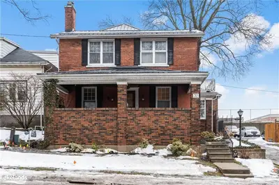 32 DELATRE Street, Woodstock, ON N4S 6B5