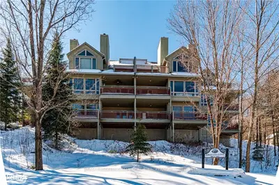 2411 GRANDVIEW FOREST GLEN Drive, Huntsville, ON P1H 2J5