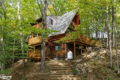 124 WOODLAND Drive, Huntsville, ON P1H 1A7