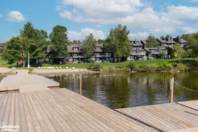 11 TURNER Drive, Huntsville, ON P1H 1A8
