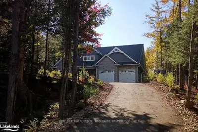22 DEERHURST HIGHLANDS Drive, Huntsville, ON P1H 1B1