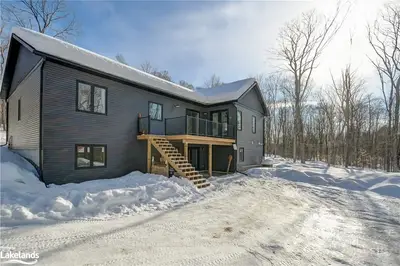 1032 MENOMINEE LAKE Road, Lake of Bays, ON P0B 1A0
