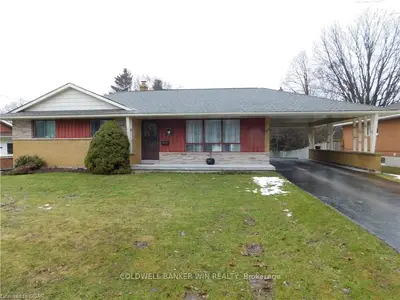 324 Egremont Street N, Wellington North, On N0g 2l2