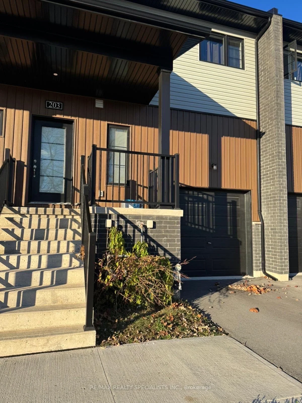 6591 Montrose Road 203, Niagara Falls, On L2h 1m3