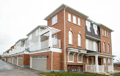 Att/Row/Townhouse in Hamilton