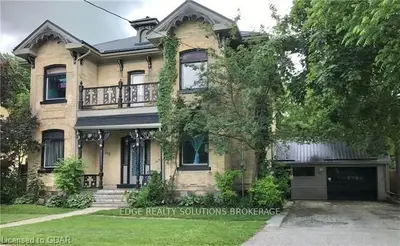 215 Wellington Street W, Wellington North, On N0g 2l1