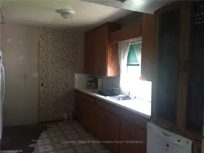 20 Queen Street W, Centre Wellington, On N0b 1j0