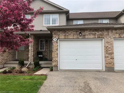 210 Dawn Avenue 39, Guelph, On N1g 5l5