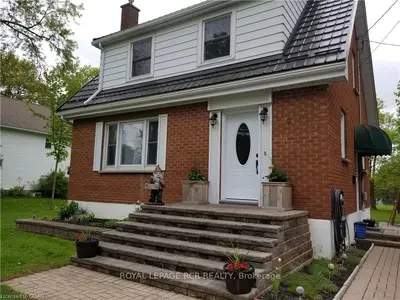 121 Walton Street, Wellington North, On N0g 1a0