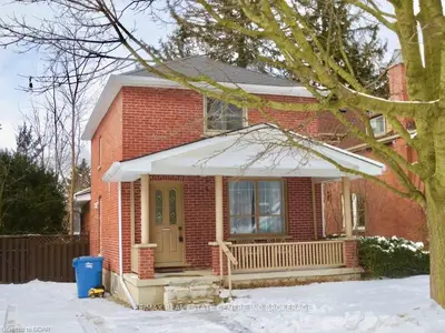 35 Clarke Street W, Guelph, On N1h 1t2