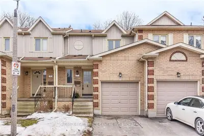 302 College Avenue W 57, Guelph, On N1g 4t6