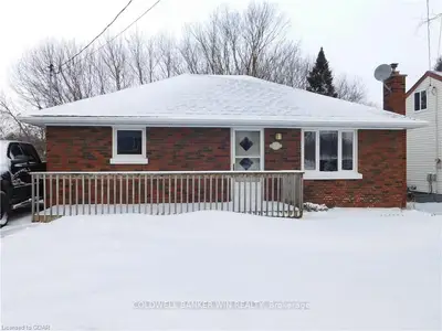 313 Wellington Street E, Wellington North, On N0g 2l2