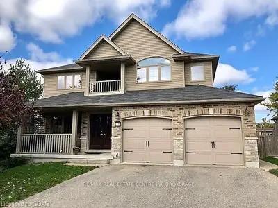12 Harcourt Place, Centre Wellington, On N1m 0a6