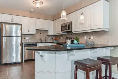 65 Bayberry Drive C304, Guelph, On N1g 4x7