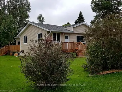 36 Fourth Avenue, Wellington North, On N0g 2k0