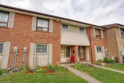 427 Victoria Road N C26, Guelph, On N1e 5j9