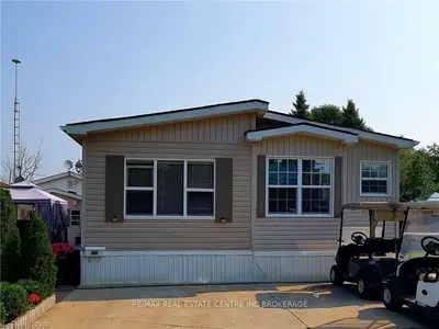 521 Poplar Place, Centre Wellington, On N1m 2w5