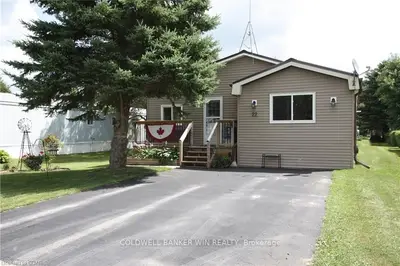 22 Third Avenue, Wellington North, On N0g 2k0
