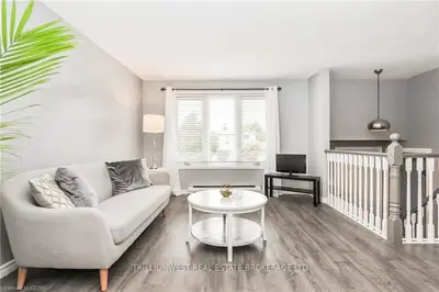 7 Heathwood Court, Cambridge, On N1r 7w1