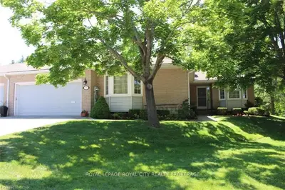 90 Woodlawn Road E 4, Guelph, On N1e 1b7