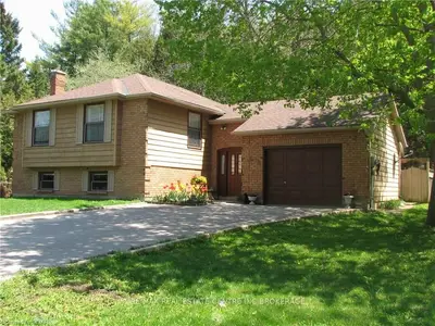 646 Union Street W, Centre Wellington, On N1m 1v8