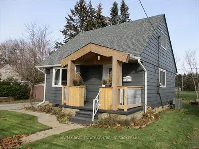 28 Churchill Crescent E, Centre Wellington, On N1m 2j3