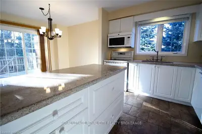 941 Gordon Street 4, Guelph, On N1g 4r9