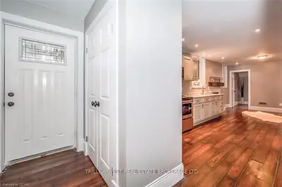 28 St Andrew Street B, Guelph, On N1h 1n8