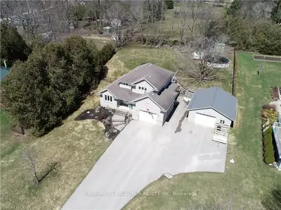 739 St Andrew Street E, Centre Wellington, On N1m 1r9