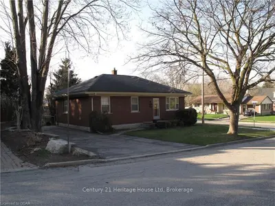 33 St Andrew Street, Guelph, On N1h 1p1