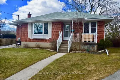 4 Oakwood Avenue, Guelph, On N1h 1l6