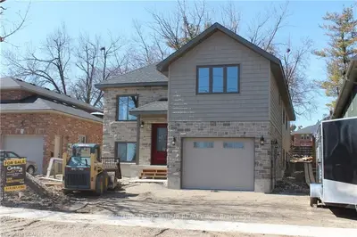 465 St George Street W, Centre Wellington, On N1m 1j5